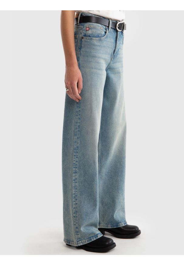 Big-Star - Jeansy damskie z szeroką nogawką z kolekcji Authentic niebieskie Atrea 130. Kolor: niebieski. Długość: krótkie. Styl: retro