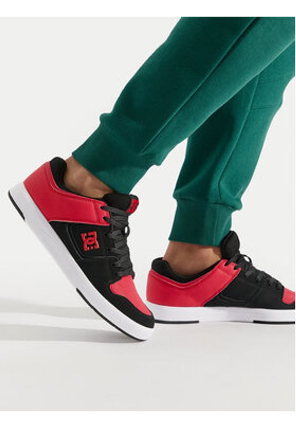 DC Sneakersy Dc Shoes Cure ADYS400073 Czarny. Kolor: czarny. Materiał: skóra