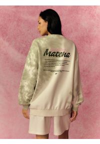 4f - 4F Bluza dresowa loose bez kaptura damska - zielona L. Okazja: do domu, na co dzień. Typ kołnierza: bez kaptura. Kolor: zielony. Materiał: dresówka. Wzór: nadruk. Styl: casual #2