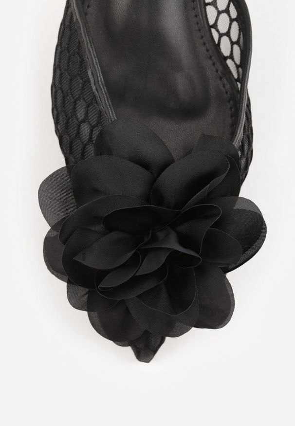 Renee - Czarne Sandały Vices Slingback z Siateczkową Cholewką Ozdobione Kwiatem 3D Lilivora. Okazja: na co dzień. Zapięcie: sprzączka. Kolor: czarny. Wzór: aplikacja, kwiaty. Sezon: lato. Styl: elegancki, casual, klasyczny