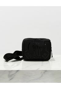 MONCLER - Czarna torba na ramię z logo. Kolor: czarny. Materiał: nylon #2