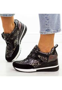 Sneakersy damskie Vinceza 10670 Czarny Mix. Kolor: czarny. Materiał: skóra. Obcas: na koturnie