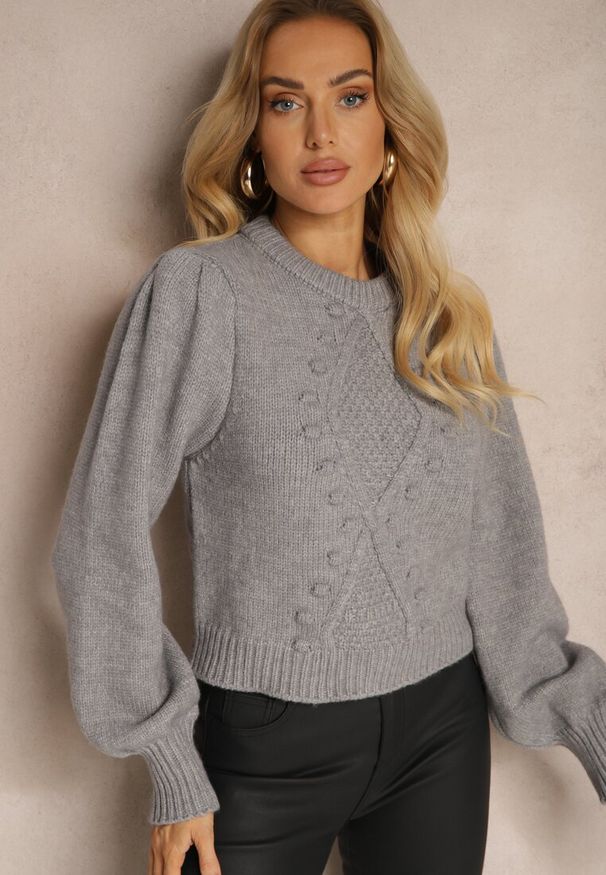 Renee - Szary Sweter z Wiskozy Ozdobiony Tłoczeniem Harizia. Okazja: na co dzień. Kolor: szary. Materiał: wiskoza. Wzór: aplikacja. Sezon: zima, jesień. Styl: casual, elegancki