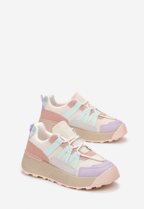 Born2be - Beżowo-Fioletowe Sneakersy na Płaskiej Grubej Podeszwie z Imitacji Zamszu Ozdobione Wstawkami z Ekoskóry Mariatta. Wysokość cholewki: przed kostkę. Nosek buta: okrągły. Zapięcie: sznurówki. Kolor: beżowy. Materiał: zamsz. Szerokość cholewki: normalna. Wzór: aplikacja