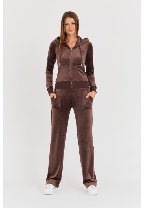 Juicy Couture - JUICY COUTURE Brązowe spodnie Del Ray Pocket Pant. Kolor: brązowy