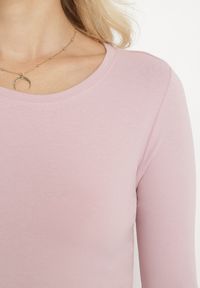 Born2be - Różowa Dopasowana Bluzka z Elastycznej Bawełny Loreen. Kolor: różowy. Materiał: bawełna