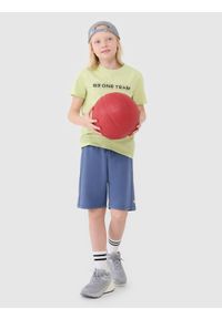 4f - 4F T-shirt z nadrukiem chłopięcy - zielony 128 (7-8 lat). Okazja: na co dzień. Kolor: zielony. Materiał: dzianina, bawełna, jersey. Długość rękawa: krótki rękaw. Długość: krótkie. Wzór: nadruk. Sezon: lato. Styl: klasyczny, sportowy, casual