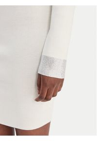 Guess Jeans Sukienka dzianinowa W6RK61 Z4842 Biały Regular Fit. Kolor: biały. Materiał: syntetyk #4