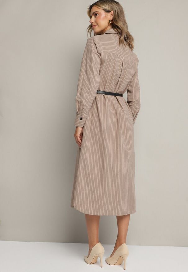 Born2be - Ciemnobeżowa Koszulowa Sukienka na Guziki z Paskiem i Imitacją Kieszeni Tintarra. Kolor: beżowy. Typ sukienki: koszulowe. Styl: elegancki, sportowy, klasyczny