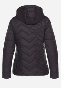 Born2be - Czarna Kurtka z Odpinanym Kapturem Pikowana Ariobia. Kolor: czarny #3