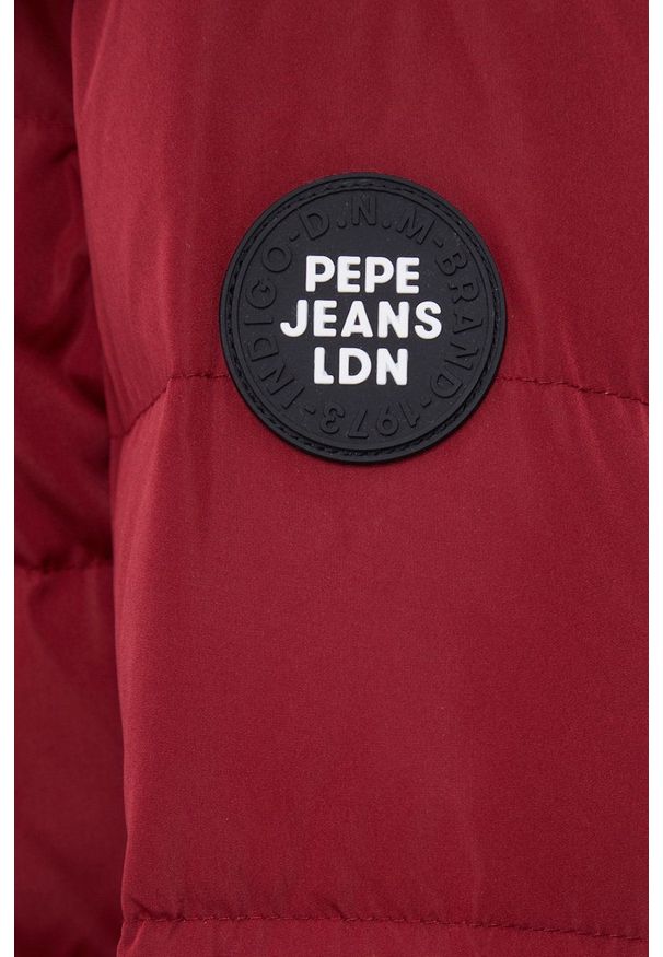 Pepe Jeans Kurtka puchowa damska kolor czerwony zimowa. Okazja: na co dzień. Kolor: czerwony. Materiał: puch. Wzór: gładki. Sezon: zima. Styl: casual