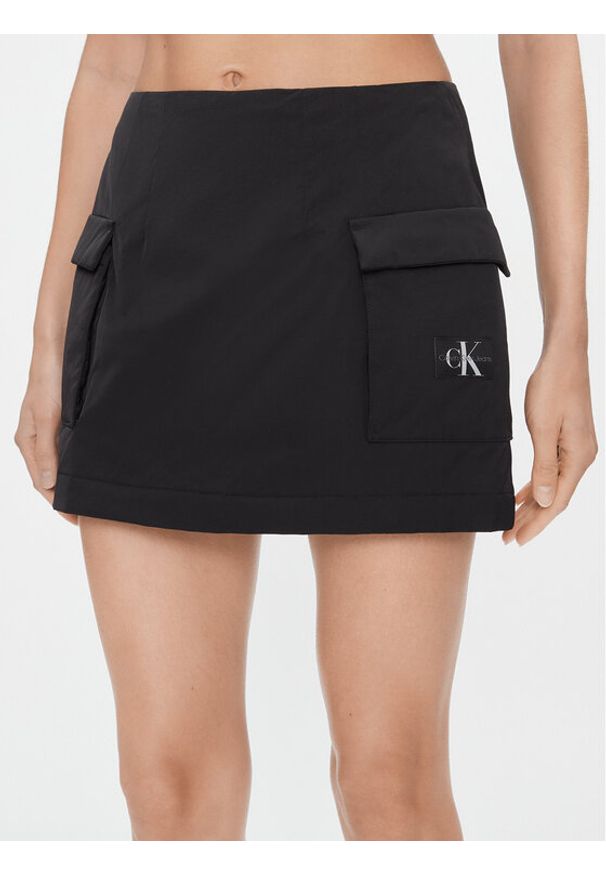 Calvin Klein Jeans Spódnica mini Light Padded Cargo Skirt J20J222620 Czarny Regular Fit. Kolor: czarny. Materiał: syntetyk