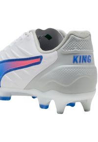 Buty piłkarskie Puma King Pro MxSG 107870 02 białe. Kolor: biały. Materiał: materiał. Szerokość cholewki: normalna. Sport: piłka nożna #2