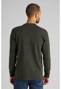 Lee - LEE LS POCKET TEE MĘSKI LONGSLEEVE REGULAR FIT SERPICO GREEN L64QSWOJ 112115884. Długość rękawa: długi rękaw #2