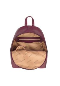 Wittchen - Damski plecak z ozdobnym panelem. Kolor: czerwony. Materiał: skóra ekologiczna. Wzór: gładki, paski. Styl: elegancki #2
