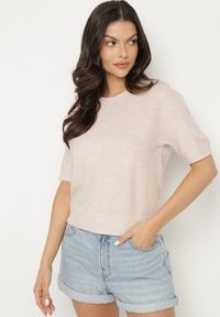 Born2be - Beżowy Sweter z Wełną i Krótkim Rękawem Turosa. Okazja: na co dzień. Kolor: beżowy. Materiał: wełna. Długość rękawa: krótki rękaw. Długość: krótkie. Styl: klasyczny, casual, elegancki