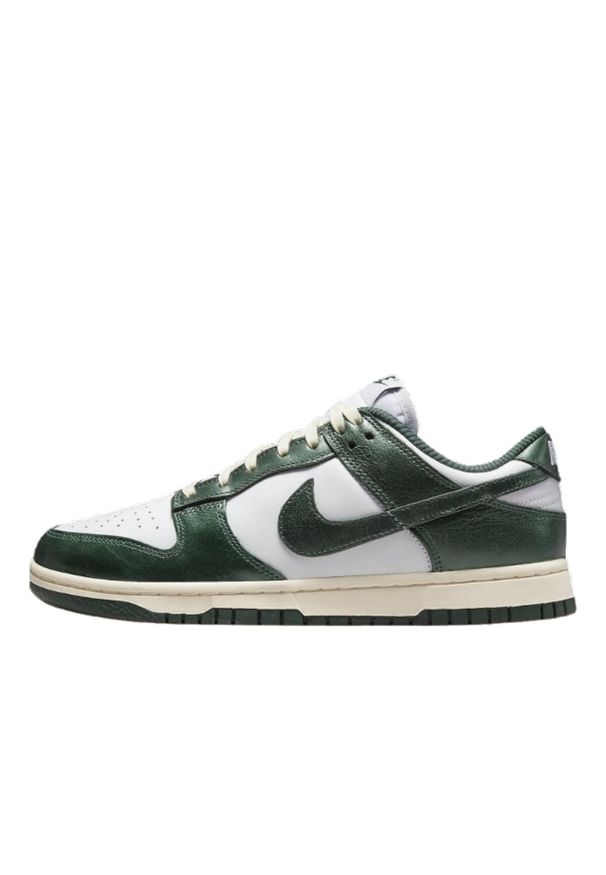 Buty do chodzenia męskie Nike Dunk Low. Zapięcie: sznurówki. Kolor: biały. Materiał: guma, tkanina, skóra. Szerokość cholewki: normalna. Sport: turystyka piesza