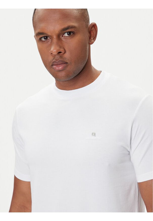 Karl Lagerfeld - KARL LAGERFELD T-Shirt 755053 554235 Biały Regular Fit. Typ kołnierza: dekolt w karo. Kolor: biały. Materiał: bawełna