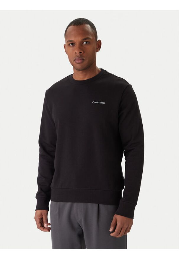 Calvin Klein Bluza Linear Box Logo K10K114259 Czarny Regular Fit. Kolor: czarny. Materiał: bawełna