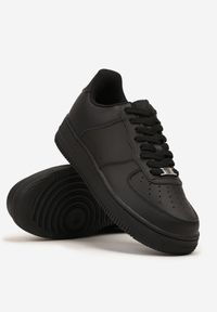 Born2be - Czarne Buty Sportowe Sneakersy ze Skóry Naturalnej z Perforacją Solnelisse. Okazja: na co dzień. Kolor: czarny. Materiał: skóra