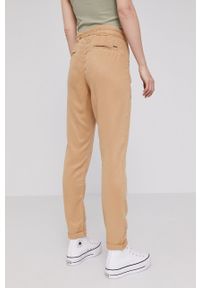 Pepe Jeans Spodnie Dash damskie kolor brązowy proste medium waist. Okazja: na co dzień. Kolor: brązowy. Materiał: tkanina. Styl: casual #6