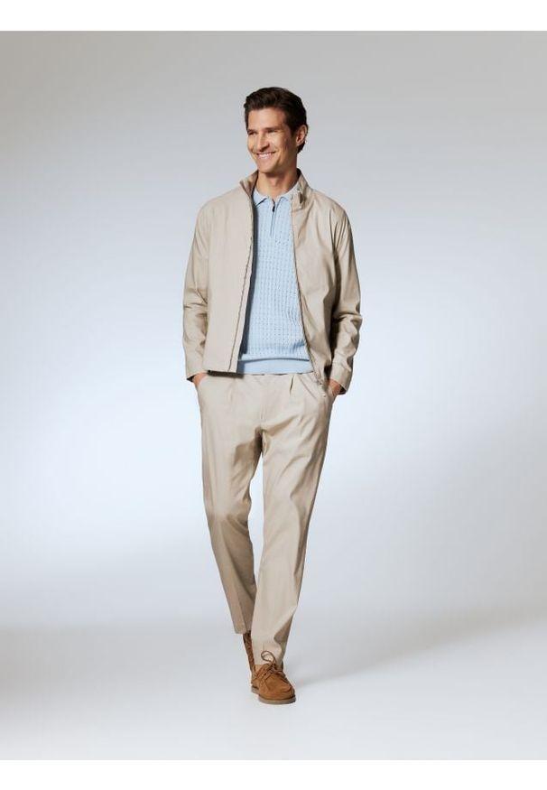 Reserved - Spodnie loose carrot z lnem - beżowy. Kolor: beżowy. Materiał: len