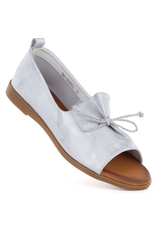 Skórzane półbuty damskie open toe srebrne Cambell 19388. Nosek buta: otwarty. Kolor: srebrny. Materiał: skóra