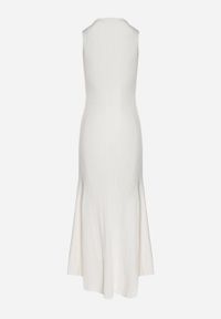 Born2be - Biała Wiskozowa Sukienka Sweterkowa z Ozdobnymi Guzikami Lunarelle. Okazja: na co dzień. Kolor: biały. Materiał: wiskoza. Wzór: aplikacja. Styl: klasyczny, casual, elegancki #2