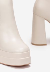 Born2be - Beżowe Botki Gide. Wysokość cholewki: za kostkę. Zapięcie: zamek. Kolor: beżowy. Materiał: skóra ekologiczna. Szerokość cholewki: normalna. Wzór: jednolity, gładki, aplikacja. Obcas: na obcasie. Styl: elegancki. Wysokość obcasa: wysoki #5