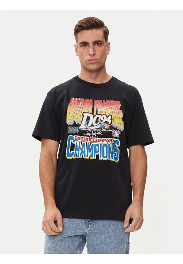 DC T-Shirt 94 Champs Hss ADYZT05343 Czarny Regular Fit. Kolor: czarny. Materiał: bawełna