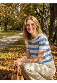 Sinsay - Sweter w paski z wiskozą - niebieski. Kolor: niebieski. Materiał: wiskoza. Wzór: paski