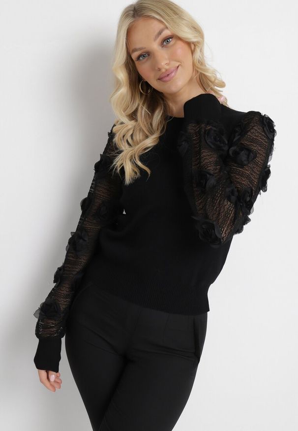 Born2be - Czarny Sweter z Ażurowymi Rękawami z Kwiatkami Semnetia. Kolor: czarny. Materiał: dzianina, tkanina. Wzór: ażurowy, kwiaty
