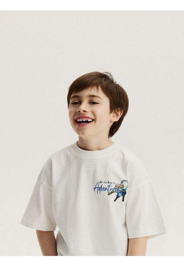 Reserved - Bawełniany t-shirt z nadrukiem - biały. Kolor: biały. Materiał: bawełna. Wzór: nadruk