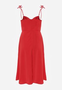 Born2be - Czerwona Rozkloszowana Sukienka na Ramiączkach z Rozcięciem Sveame. Kolor: czerwony. Długość rękawa: na ramiączkach. Wzór: aplikacja. Styl: klasyczny #5