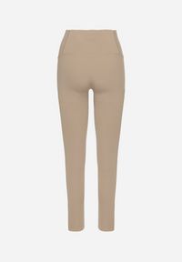 Born2be - Beżowe Klasyczne Legginsy z Wysokim Stanem Melio. Okazja: na co dzień. Stan: podwyższony. Kolor: beżowy. Materiał: materiał. Styl: klasyczny