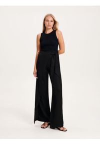 Reserved - Spodnie z wiązaniem - czarny. Kolor: czarny. Materiał: tkanina. Wzór: gładki #1