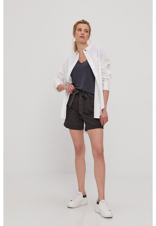 Vero Moda Szorty damskie kolor szary gładkie high waist. Okazja: na co dzień. Stan: podwyższony. Kolor: szary. Materiał: bawełna. Wzór: gładki. Styl: casual