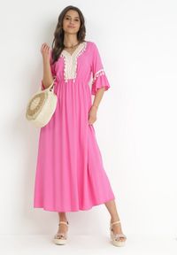 Born2be - Fuksjowa Wiskozowa Sukienka Maxi z Ozdobnym Dekoltem i Gumką w Pasie Latava. Okazja: na co dzień. Kolor: różowy. Materiał: wiskoza. Styl: casual. Długość: maxi #3
