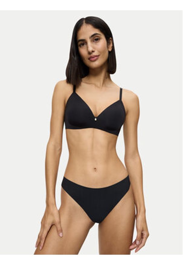 Triumph Stringi Pretty 10222212 Czarny. Kolor: czarny. Materiał: syntetyk