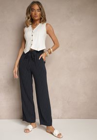 Renee - Granatowe Spodnie z Wiskozy High Waist Ozdobione Paskami Linariena. Okazja: na co dzień. Stan: podwyższony. Kolor: niebieski. Materiał: wiskoza. Wzór: aplikacja. Styl: klasyczny, casual, elegancki