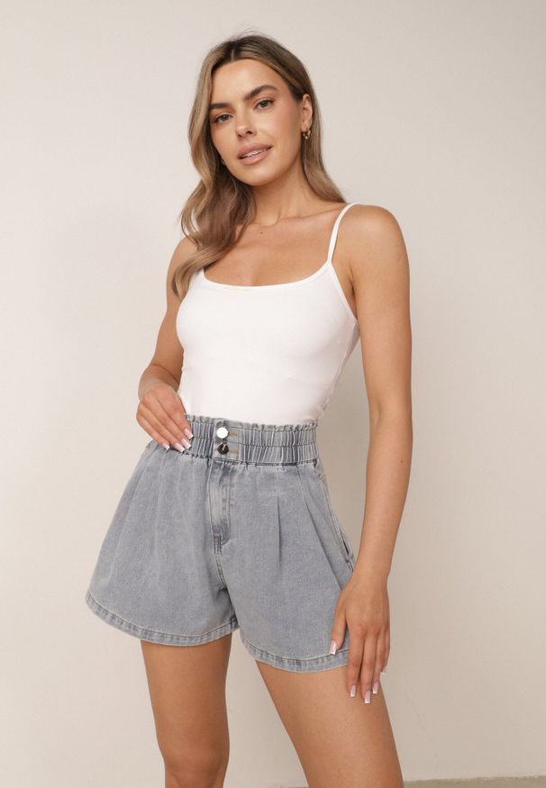 Born2be - Niebieskie Bawełniane Szorty Casual Jeansowe o Luźnym Kroju Feanyre. Okazja: na co dzień. Stan: podwyższony. Kolekcja: plus size. Kolor: niebieski. Materiał: bawełna, jeans. Styl: casual