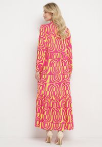 Born2be - Różowo-Żółta Sukienka Długa Rozkloszowana w Geometryczny Print o Koszulowym Kroju Verdana. Kolor: różowy. Materiał: tkanina. Wzór: geometria, nadruk. Sezon: lato. Typ sukienki: koszulowe. Styl: klasyczny. Długość: maxi #6