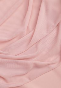 Renee - Różowa Koktajlowa Eteryczna Sukienka z Transparentnymi Elementami Dioreisis. Kolor: różowy. Materiał: wiskoza, materiał. Długość rękawa: na ramiączkach. Wzór: gładki. Styl: wizytowy. Długość: midi #4