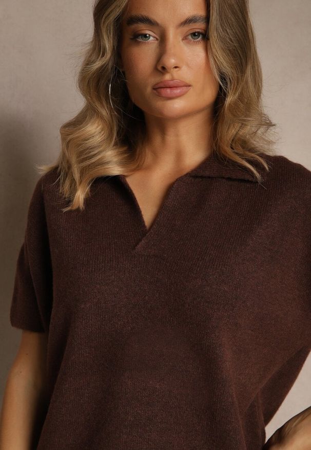 Renee - Brązowy Sweter z Wełną z Krótkim Rękawem i Dekoltem V z Kołnierzem Tevirna. Kolor: brązowy. Materiał: wełna. Długość rękawa: krótki rękaw. Długość: krótkie