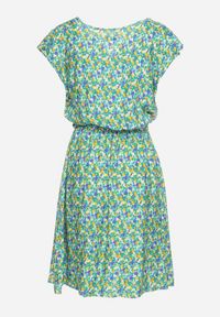 Born2be - Zielona Bawełniana Sukienka w Kwiaty z Gumką w Talii i Falbanką Dimllara. Okazja: na co dzień. Kolor: zielony. Materiał: bawełna. Wzór: kwiaty. Styl: elegancki, casual, klasyczny #3