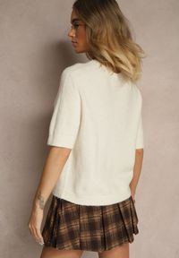 Renee - Jasnobeżowy Sweter o Fasonie T-shirtu z Wełną Dannirae. Okazja: na co dzień. Kolor: beżowy. Materiał: wełna. Długość rękawa: krótki rękaw. Długość: krótkie. Styl: elegancki, casual #5