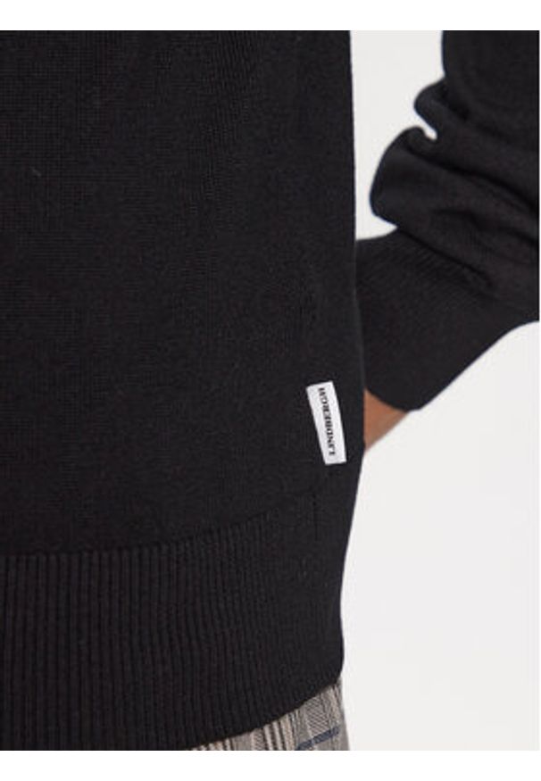 Lindbergh Sweter 30-80043 Czarny Slim Fit. Kolor: czarny. Materiał: wiskoza