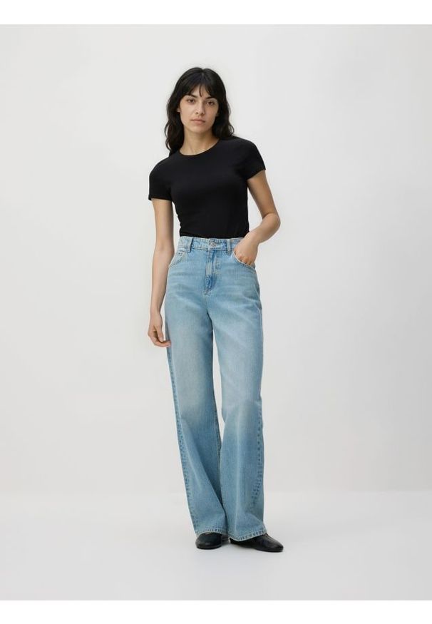 Reserved - T-shirt slim fit - czarny. Kolor: czarny. Materiał: dzianina, bawełna