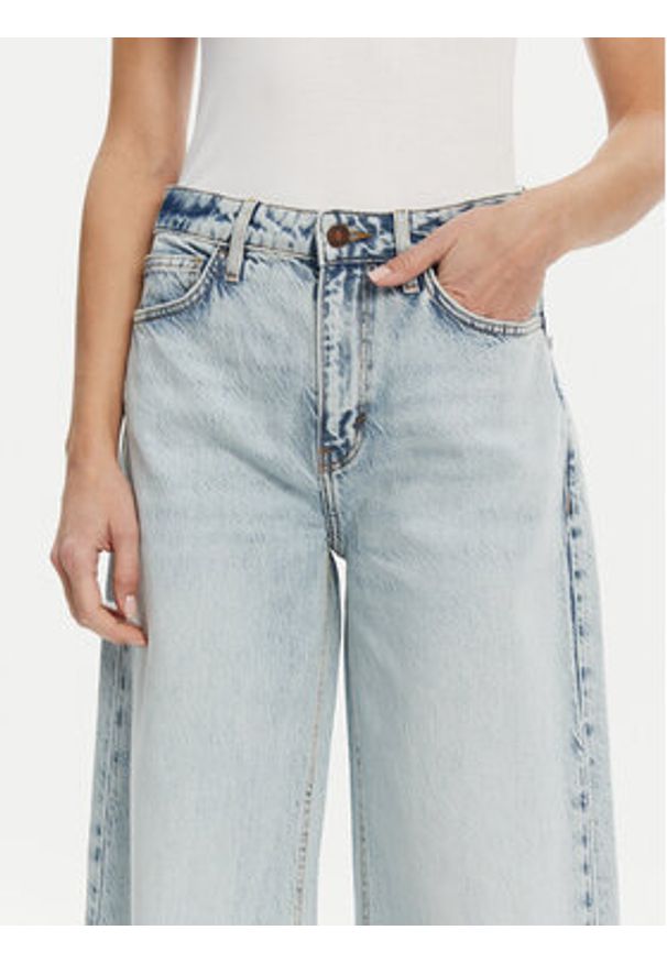 Guess Jeansy W5RA82 D5BO0 Niebieski Regular Fit. Kolor: niebieski