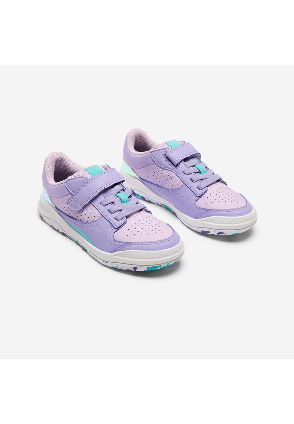 Buty sportowe dla dzieci Decathlon Playventure Yard. Zapięcie: rzepy. Kolor: niebieski, zielony, fioletowy, wielokolorowy. Materiał: kauczuk, skóra. Szerokość cholewki: normalna. Sport: turystyka piesza
